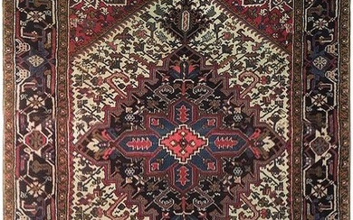 7 x 9 Ivory Semi-Antique Persian Heriz Rug