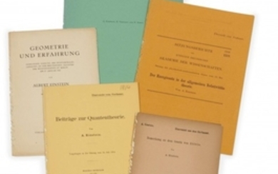 ALBERT EINSTEIN (1879-1955) Réunion de 178 imprimés de la documentation personnelle d’Albert Einstein