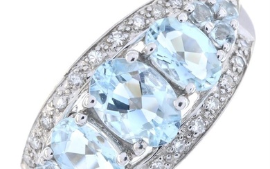 9ct gold aquamarine & diamond ring