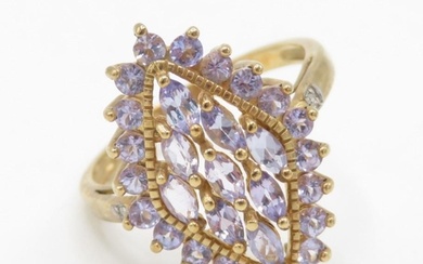 9ct gold tanzanite dress ring with diamond shoulders (3.6g) ...