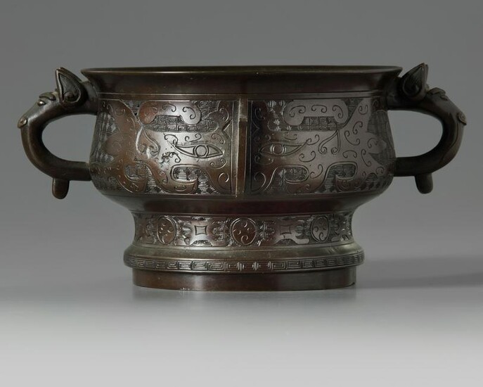 A CHINESE BRONZE 'ARCHAISTIC' CENSER, GUI, CHINA, LATE