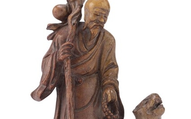 A CHINESE SOAPSTONE GROUP DEPICTING LAO SHOUXING. 20TH CENTURY.