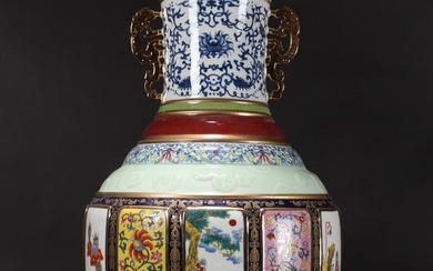 A Chinese Mother-of-porcelain Duo-handle Massive Detailed Porcelain Vase