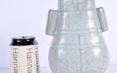 A Chinese Porcelain Song style Crackle glazed vase 21 cm.