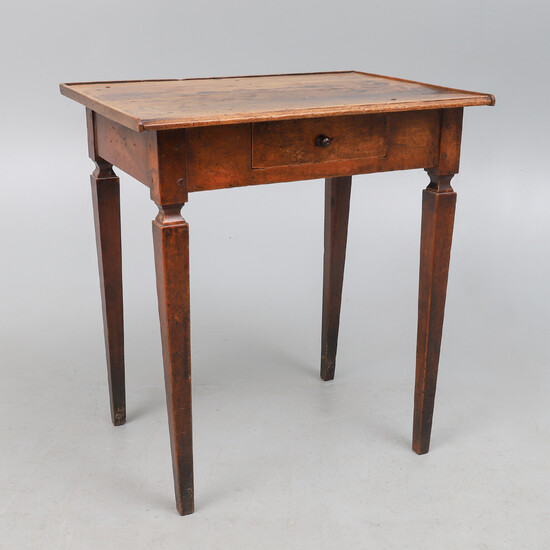 A FRENCH PROVINCIAL CHERRYWOOD SIDE TABLE, LATE 18TH/EARLY 19TH CENTURY.