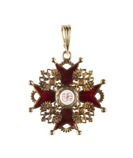 A GOLD AND ENAMEL BREAST BADGE OF THE ORDER OF ST.