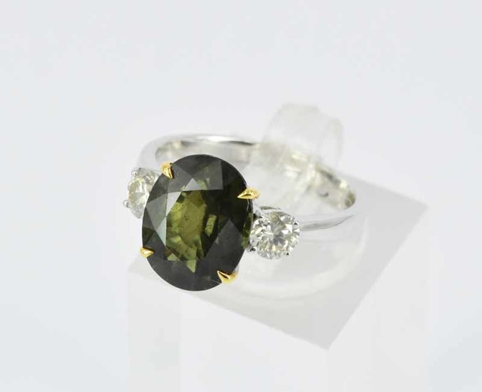 A GREEN SAPPHIRE AND DIAMOND RING