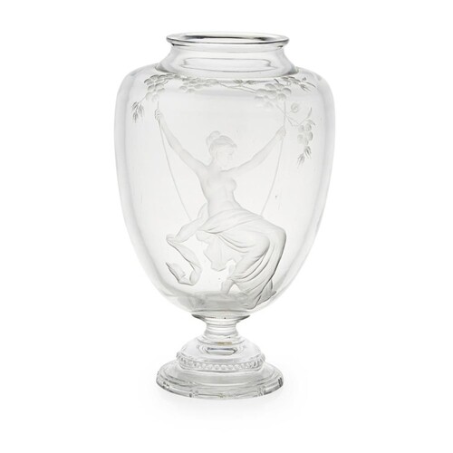 A LATE 19TH CENTURY BACCARAT INTAGLIO ENGRAVED GLASS VASE Sh...