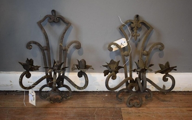 A PAIR OF FRENCH PROVINCIAL WROUGHT IRON WALL SCONCES (45H X 40W CM)