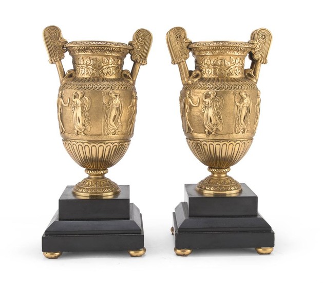 A PAIR OF VASES IN ORMOLU - EARLY 20TH CENTURY