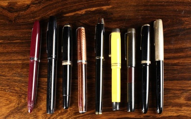 A Wallet of Collectable Fountain Pens: A Montblanc No. 252 with 14ct 585 nip, finished in classic bl