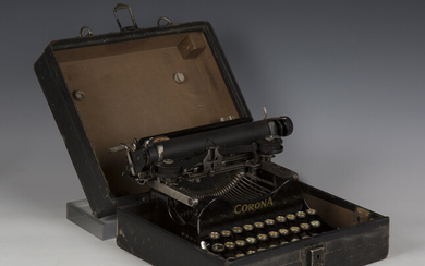 An early 20th century Corona typewriter, finished in black, bearing registration No. 320095, cased