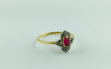 Art Deco ring in 18 K yellow and white gold, with ruby
