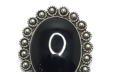 Artisan made pendant/brooch