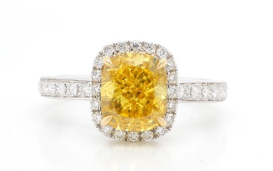 BAGUE en or, diamant jaune et diamants taille brillant