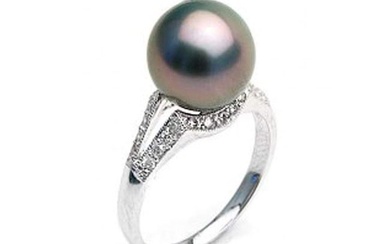 Black Tahitian Pearl and Diamond Victory Ring, 9.0-10.0mm, 18K Gold