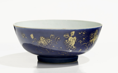 Bol à punch en porcelaine à décor "bleu poudré", Chine, dynastie Qing, diam. 17 cm