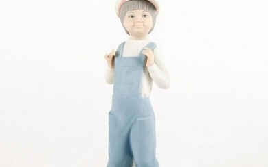 Boy From Madrid 1014898 - Lladro Porcelain Figurine