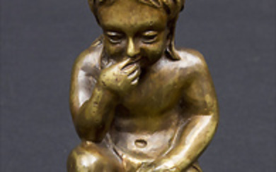 Bronzefigur eines knieenden Kindes / A bronze figure of a...