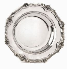 CENTROTAVOLA SECOLO XX in argento sterling, di forma circolare...