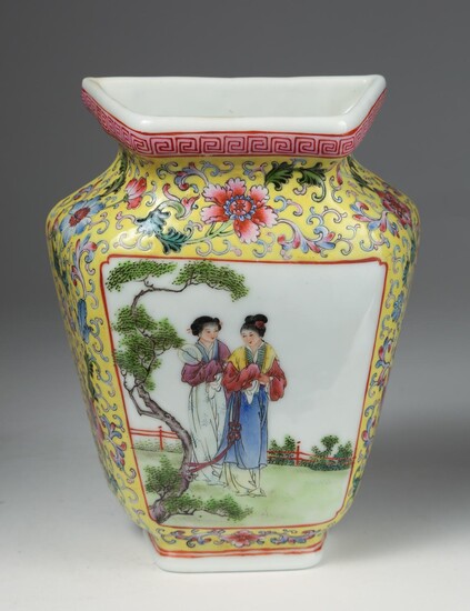 Chinese Porcelain Famille Rose Wall Vase AFR3SHLM