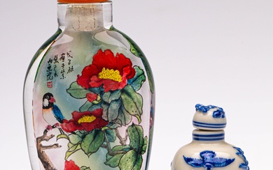 Chinese inside painted snuff bottle, with porcelain example (H:9-5cm)