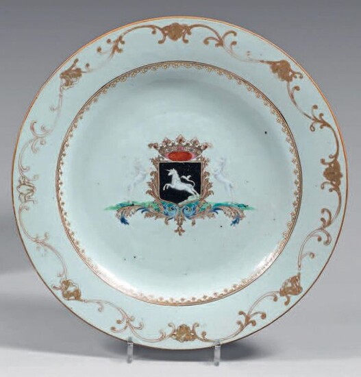 Chinese porcelain dish. Qianlong, 18th century, circa 1745.