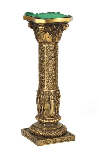 (-), Classic gold-coloured pedestal with Roman style decor,...
