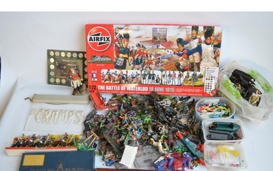 Collection of toy soldiers and other figures to include Brit...