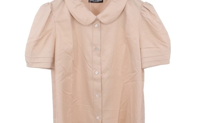 Dolce & Gabbana: A beige silk blouse with short sleeves, a collar, buttons and pleated details on the sleeves. Size 46 (IT)