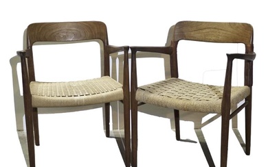 Due sedie in teak con seduta in papercord ( una...