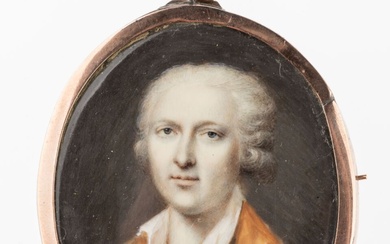 ECOLE FRANCAISE vers 1780 Portrait d'homme au gilet jaune Aquarelle et gouache, ovale sur ivoire...