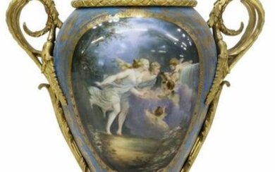 FRENCH SEVRES STYLE ORMOLU-MOUNTED PORCELAIN LAMP