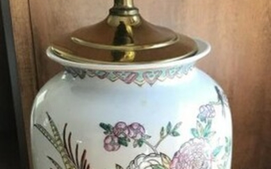 Hand Painted Chinese Porcelain Table Lamp