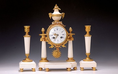 Horloge à portique avec deux assiettes, France, vers 1910/20, marbre blanc, applications en laiton (certaines...