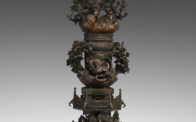 Japan, imposing bronze incense burner, Meiji period.