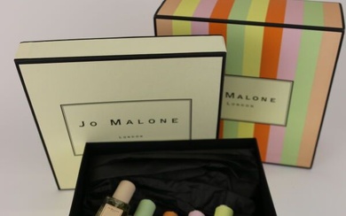 Joe Malone - (années 2010) Assortiment de cinq flacons vaporisateurs contenant chacun 30ml d'Eau de...