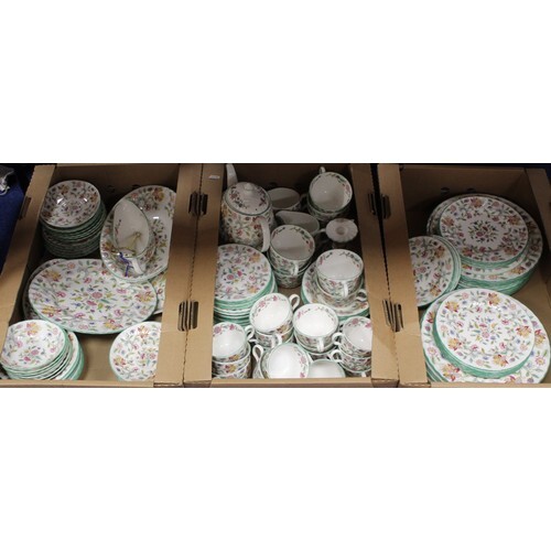Large quantity of Minton "Haddon Hall" pattern tea and dinne...