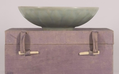 Longquan Celadon 'Lotus' Bowl