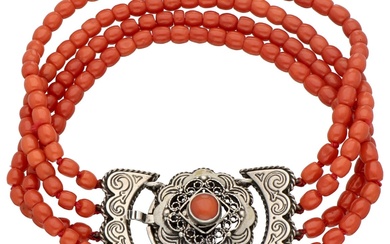 No Reserve - Four-row red coral bracelet with silver clasp.