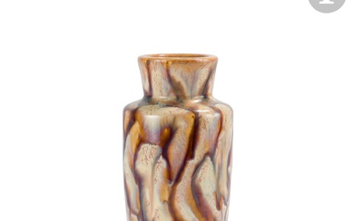 PIERRE-ADRIEN DALPAYRAT (1844-1910) Vase balustre. Épreuve en céramique émaillée polychrome au décor de coulures. Signé...
