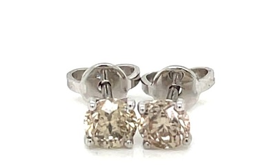 Pair of White Gold Diamond Stud Earrings