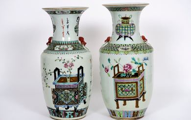 Pair of antique Chinese vases in porcelain with polychrome decor with jardinières - height : 43,2 cm ||pair of antique Chinese vases in porcelain with polychrome decor