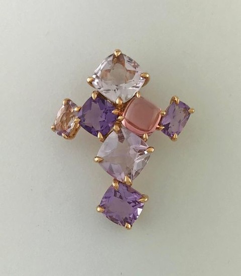 Pendant in pink gold 750°/°°° set with amethysts...
