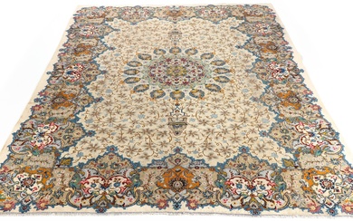 Persian Kashan carpet 295x408 cm