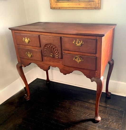 QUEEN ANNE DRESSING TABLE/LOW BOY