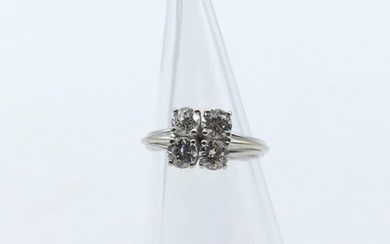 Ring in 18 ct white gold set with 4 brilliants +/- 1.45 ct - 4 g (Size: 53)