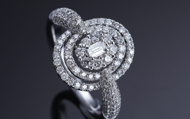 Rose ring of 18 kt. white gold with diamond and white sapphires