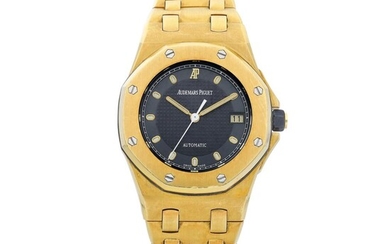 Royal Oak Offshore, Reference 79290BA.O.1020BA | A heavy yellow gold bracelet watch with date and two-tone dial, Circa 2000 | 愛彼 | 皇家橡樹離岸型系列 型號79290BA.O.1020BA | 黃金鏈帶腕錶，備日期顯示，約2000年製, Audemars Piguet