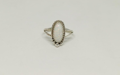 Sterling Silver Native American Navajo Opal Ring.